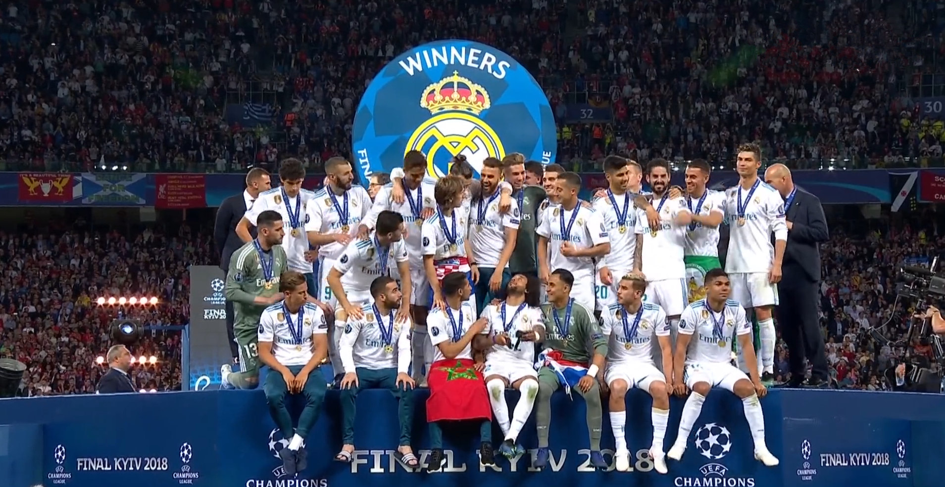 必一运动-包含欧洲俱乐部对亚洲球队展开激烈角逐的词条  第1张